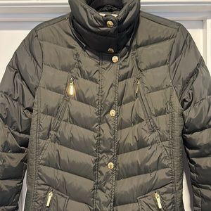 Michael Kors Puffer Coat, Size Medium!